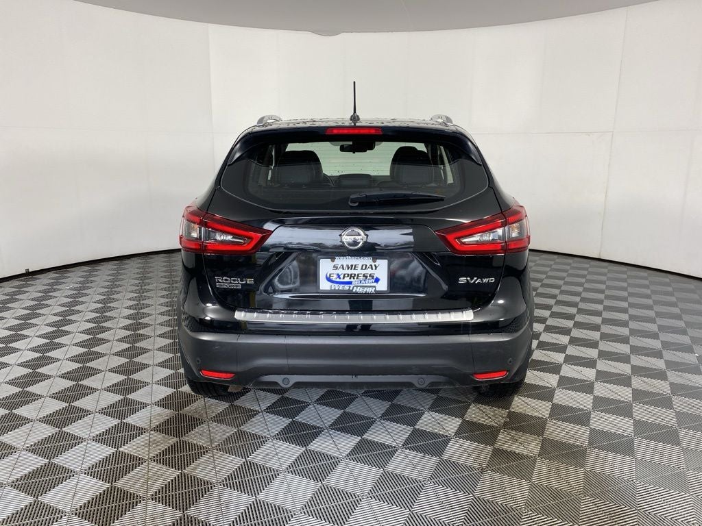2022 Nissan Rogue Sport SV