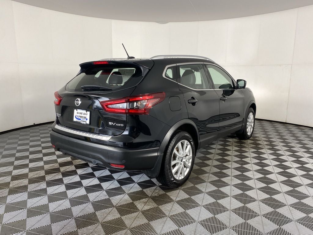 2022 Nissan Rogue Sport SV