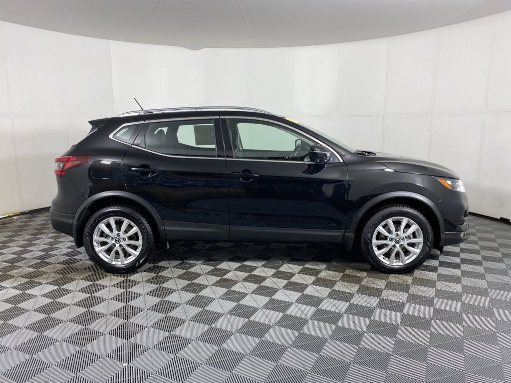 2022 Nissan Rogue Sport SV