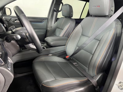 2025 GMC Acadia AWD AT4