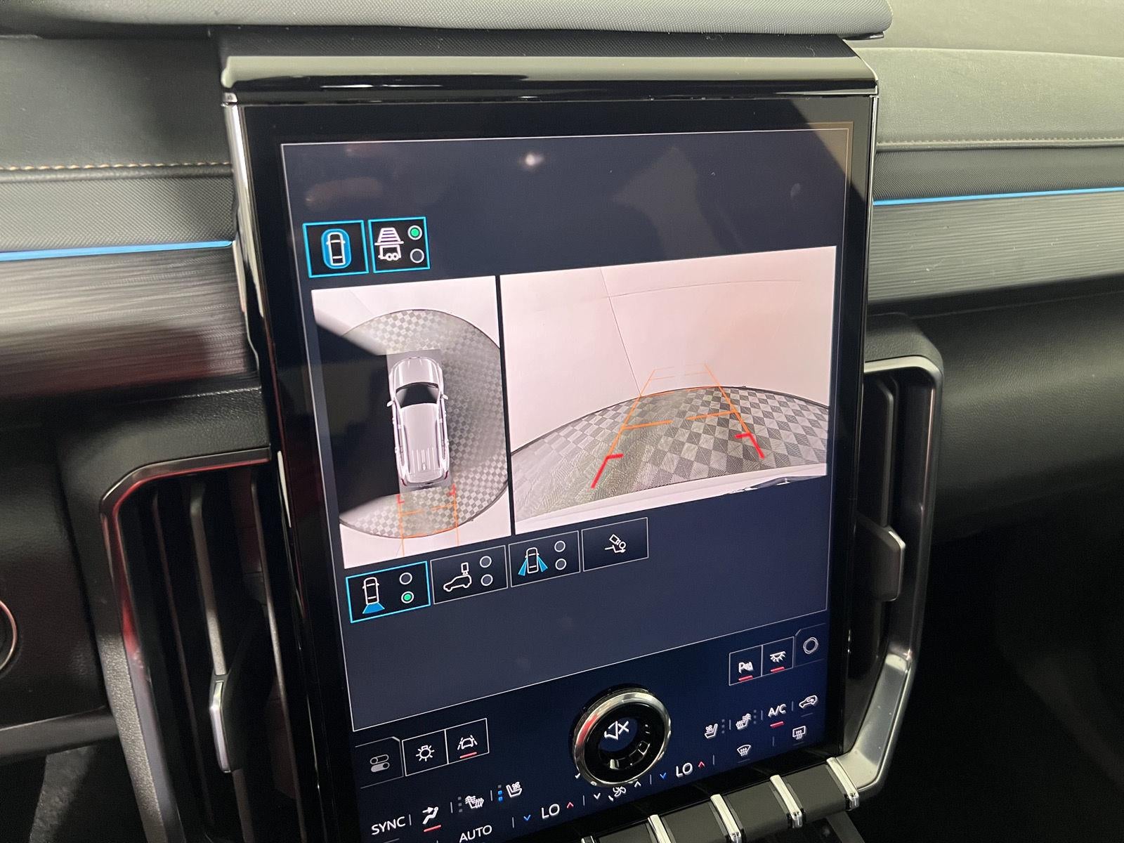 2025 GMC Acadia AWD AT4