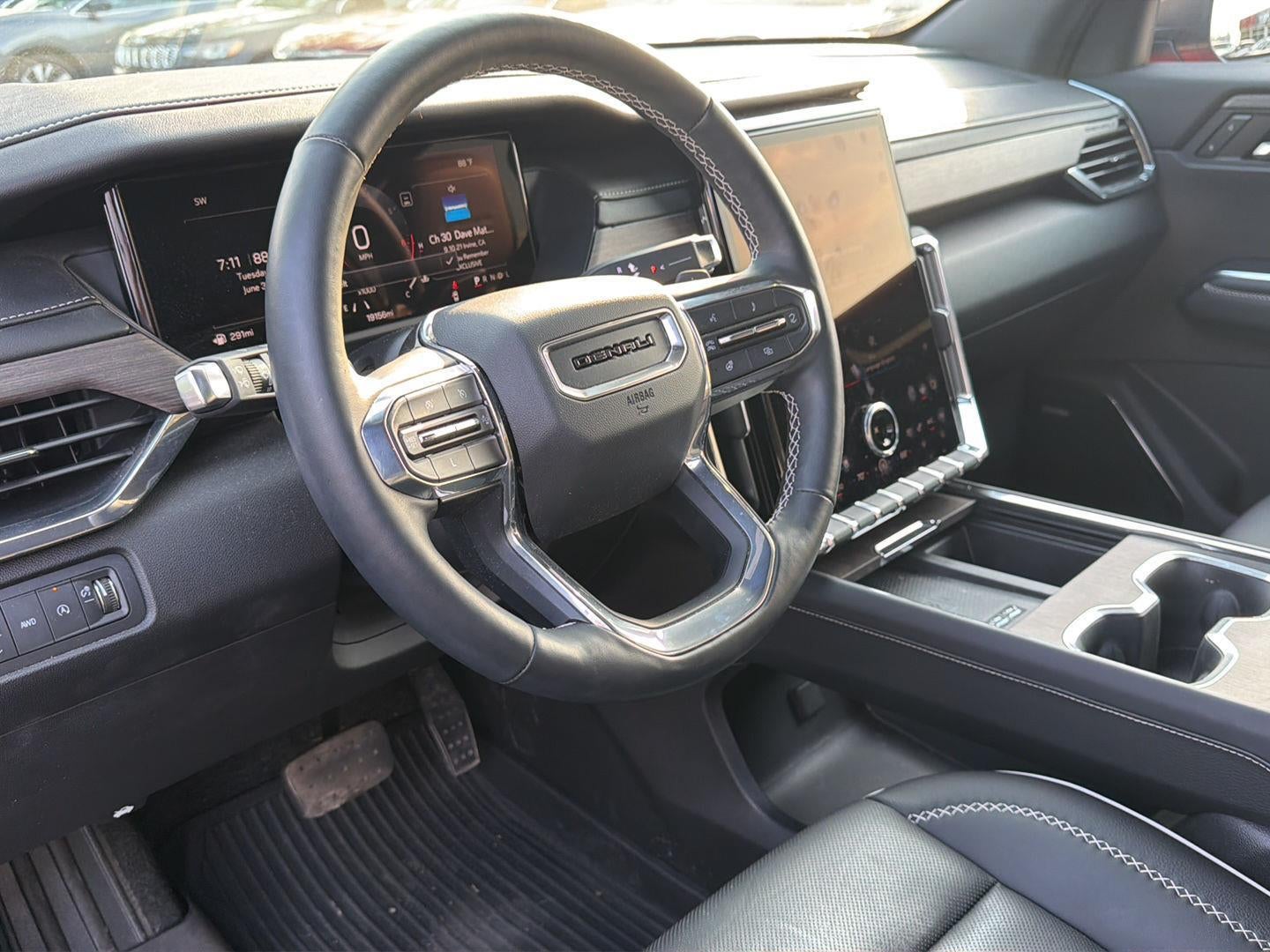 2024 GMC Acadia AWD Denali