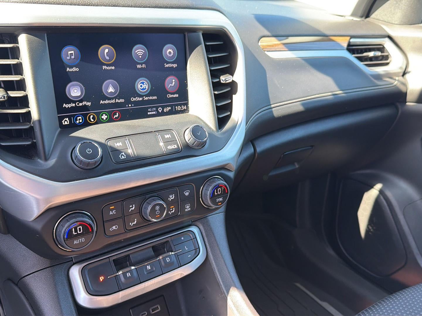 2023 GMC Acadia SLE