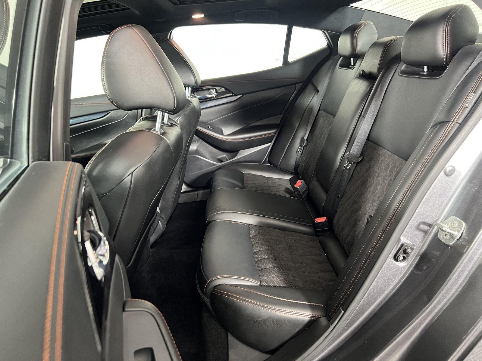 2022 Nissan Maxima SR