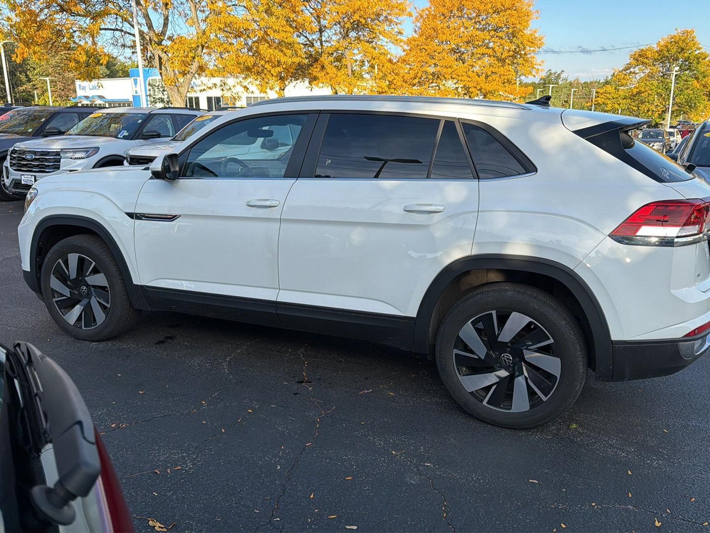 2024 Volkswagen Atlas Cross Sport 2.0T SE w/Technology