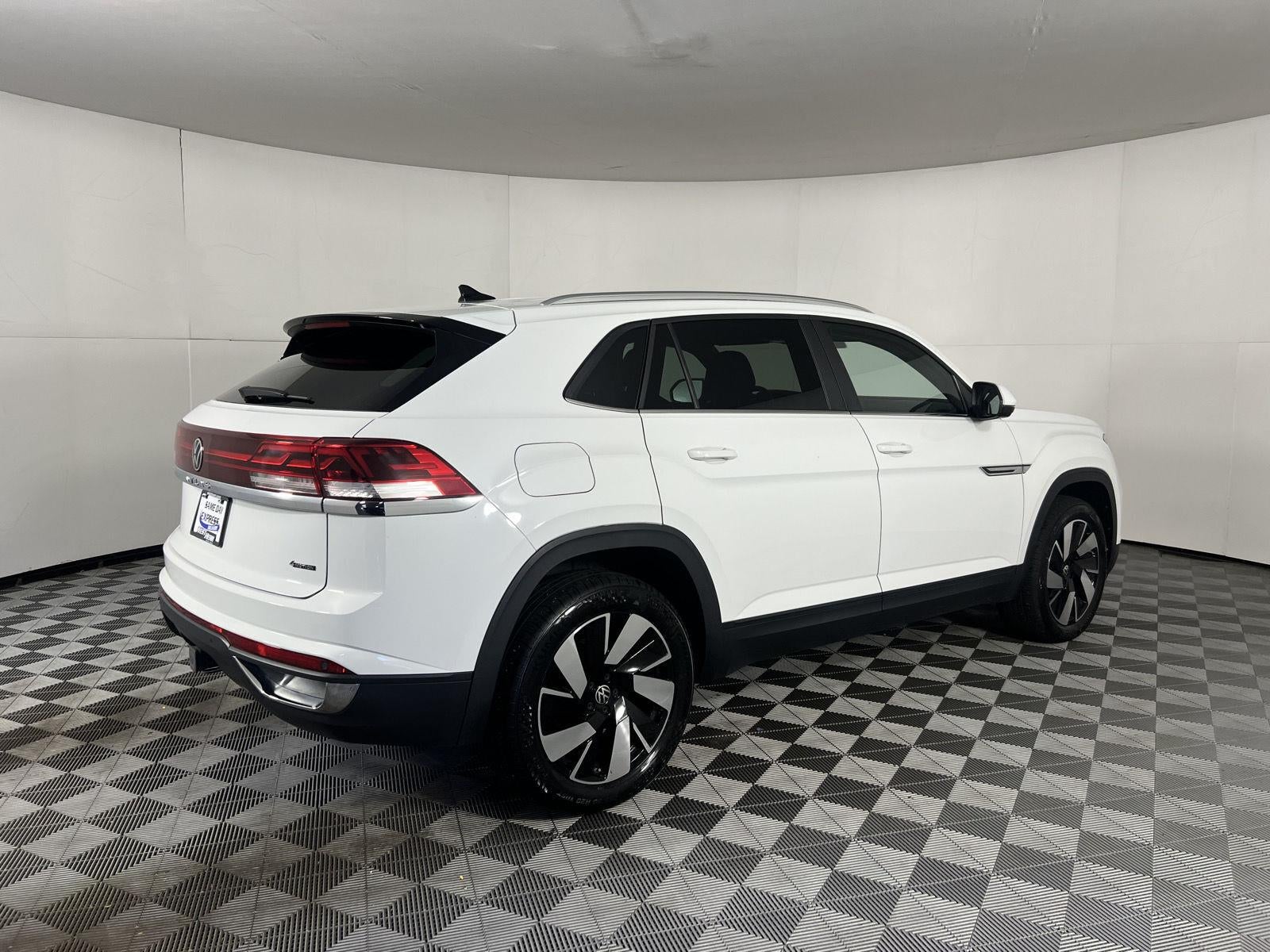 2024 Volkswagen Atlas Cross Sport 2.0T SE w/Technology