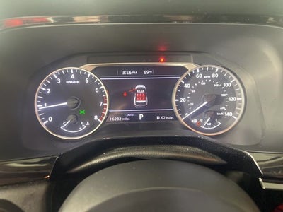 2024 Nissan Pathfinder SV