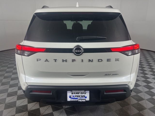 2024 Nissan Pathfinder SV