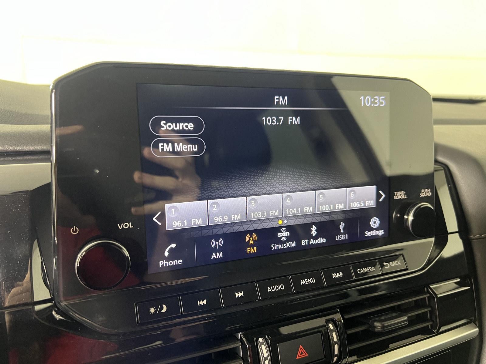 2025 Nissan Pathfinder SL