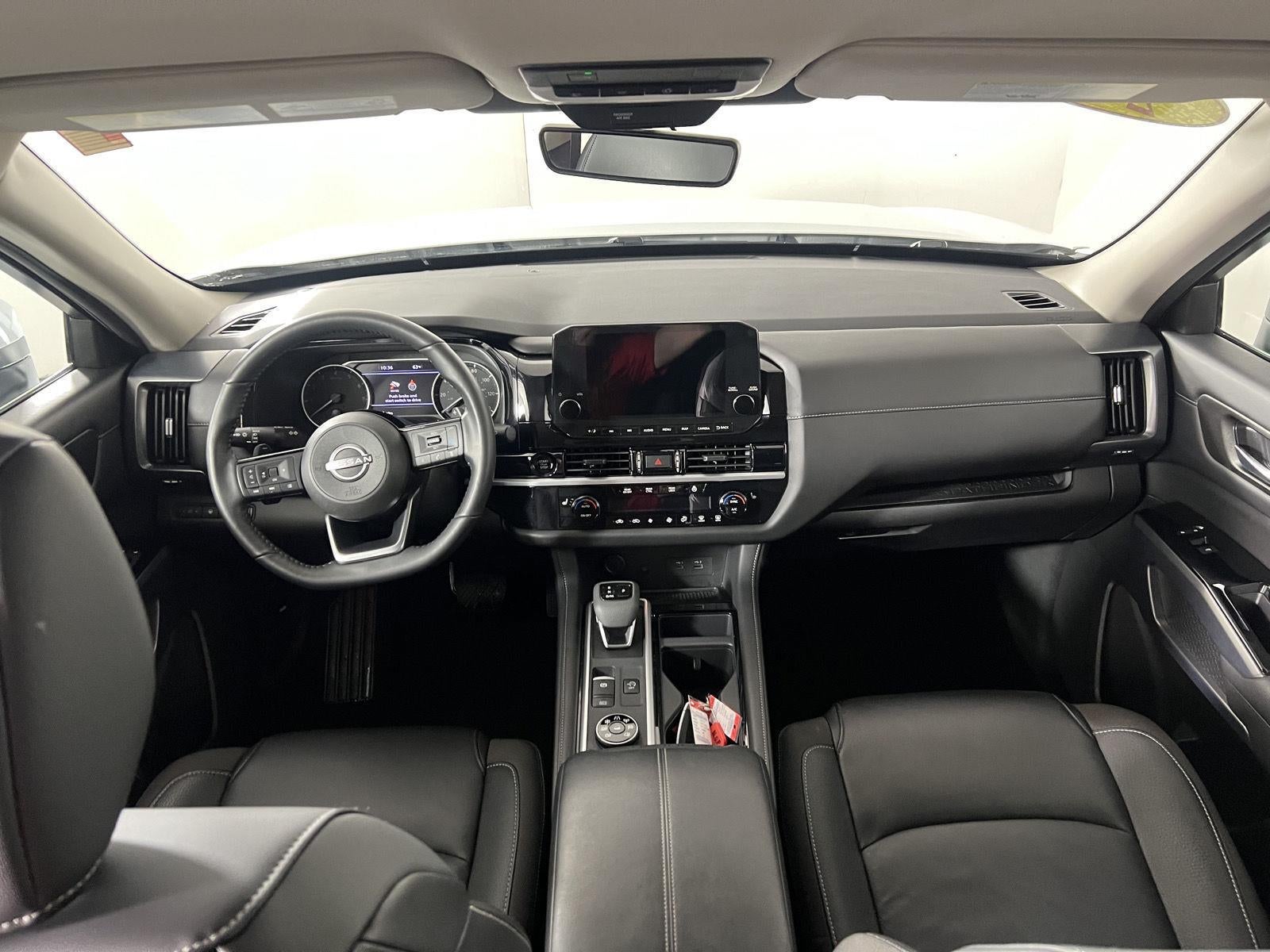 2025 Nissan Pathfinder SL