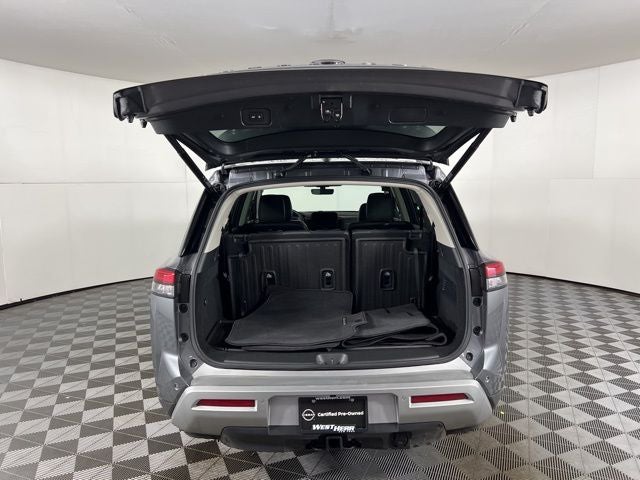 2025 Nissan Pathfinder SL