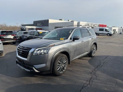 2025 Nissan Pathfinder SL