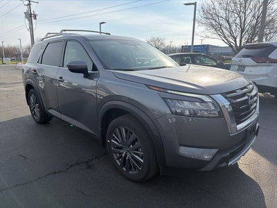 2025 Nissan Pathfinder SL