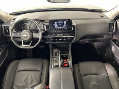 2025 Nissan Pathfinder SL