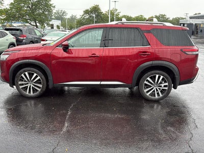 2024 Nissan Pathfinder Platinum