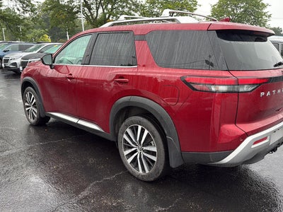 2024 Nissan Pathfinder Platinum