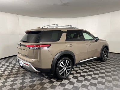 2023 Nissan Pathfinder Platinum