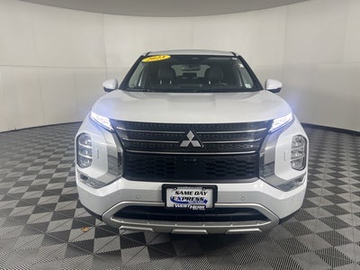 2023 Mitsubishi Outlander SE