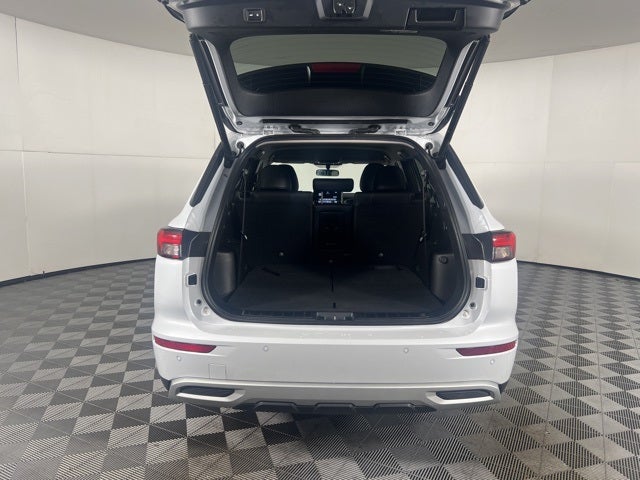 2023 Mitsubishi Outlander SE