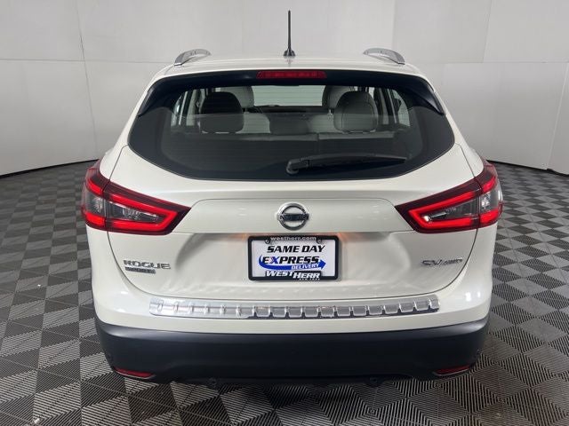 2022 Nissan Rogue Sport SV