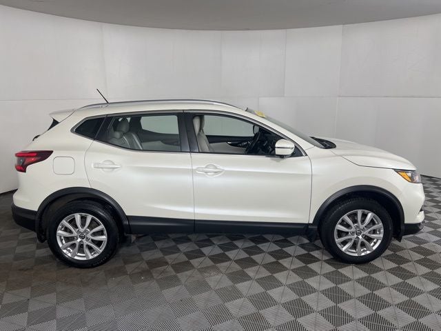 2022 Nissan Rogue Sport SV