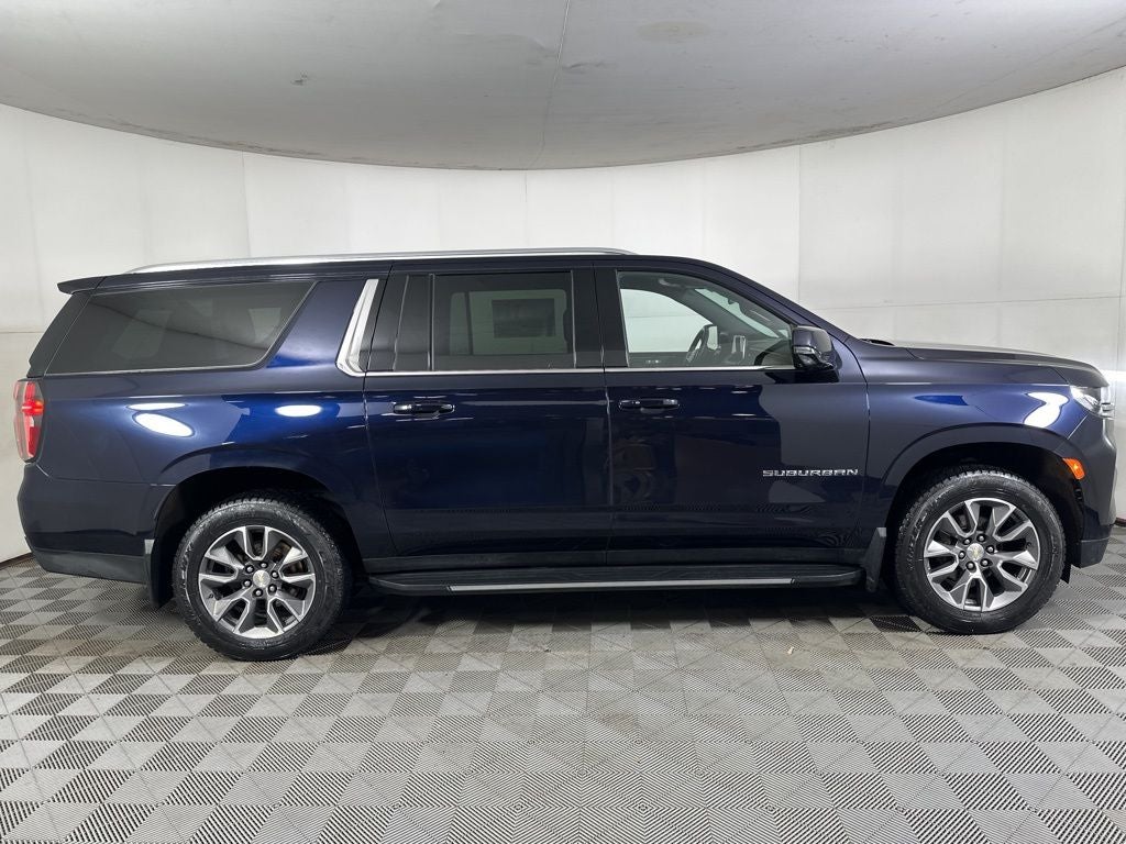 2024 Chevrolet Suburban LT