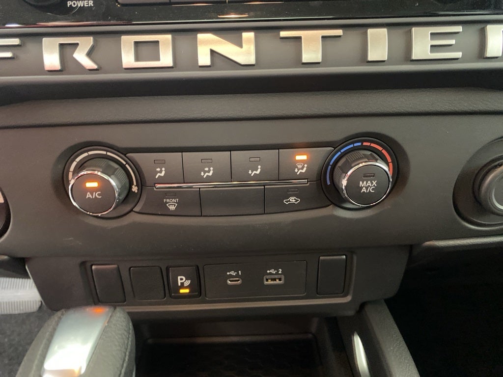 2025 Nissan Frontier SV