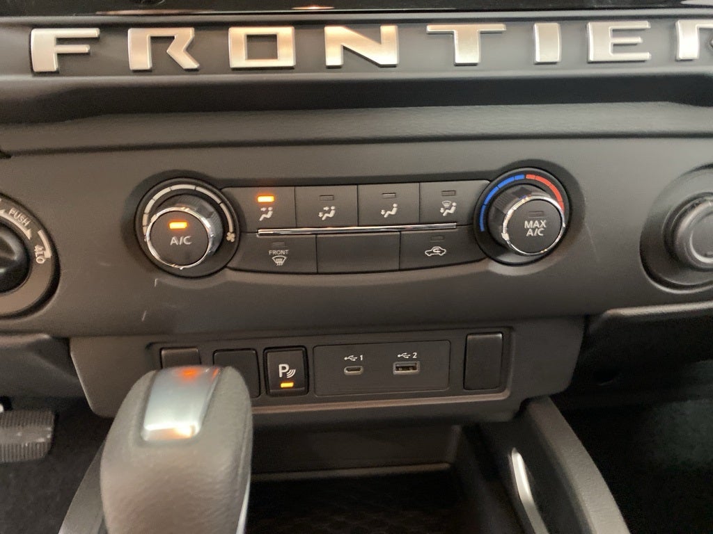 2025 Nissan Frontier SV