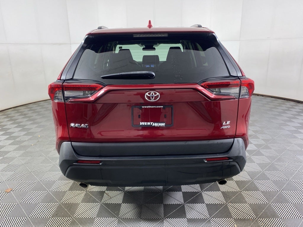 2020 Toyota RAV4 LE