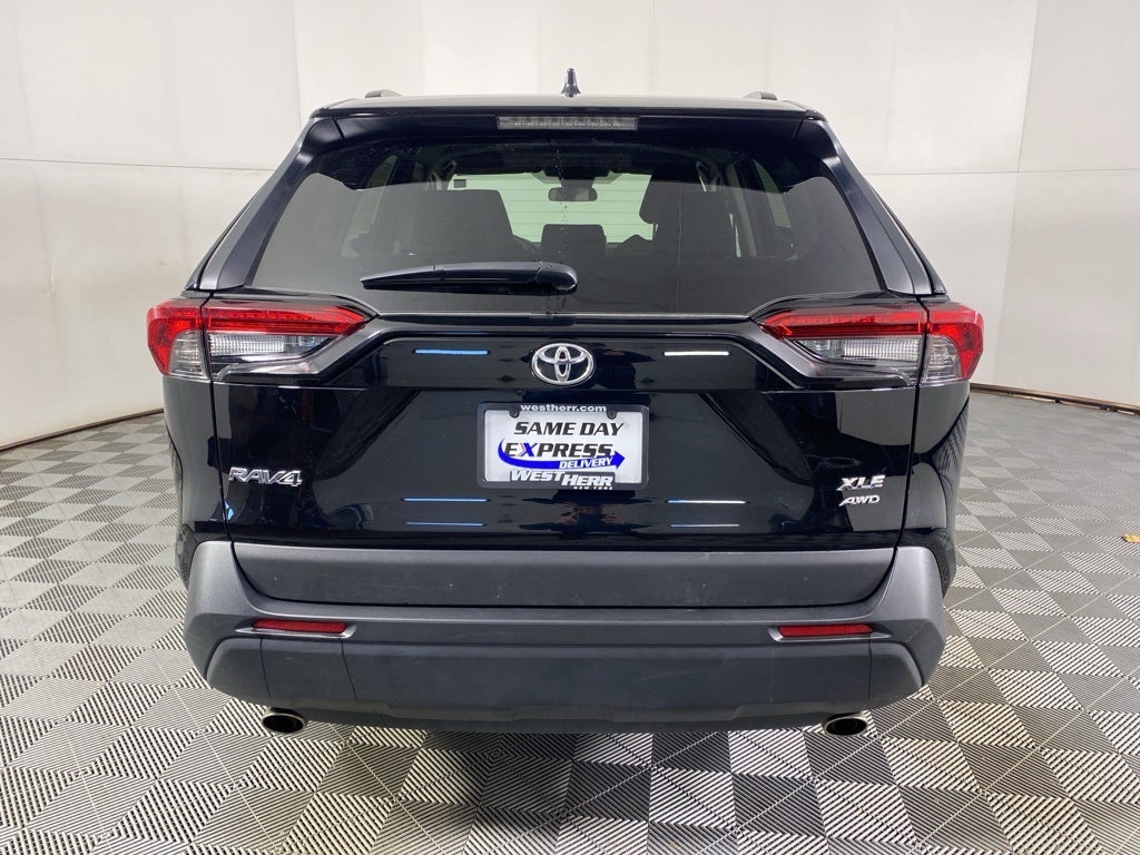 2022 Toyota RAV4 XLE
