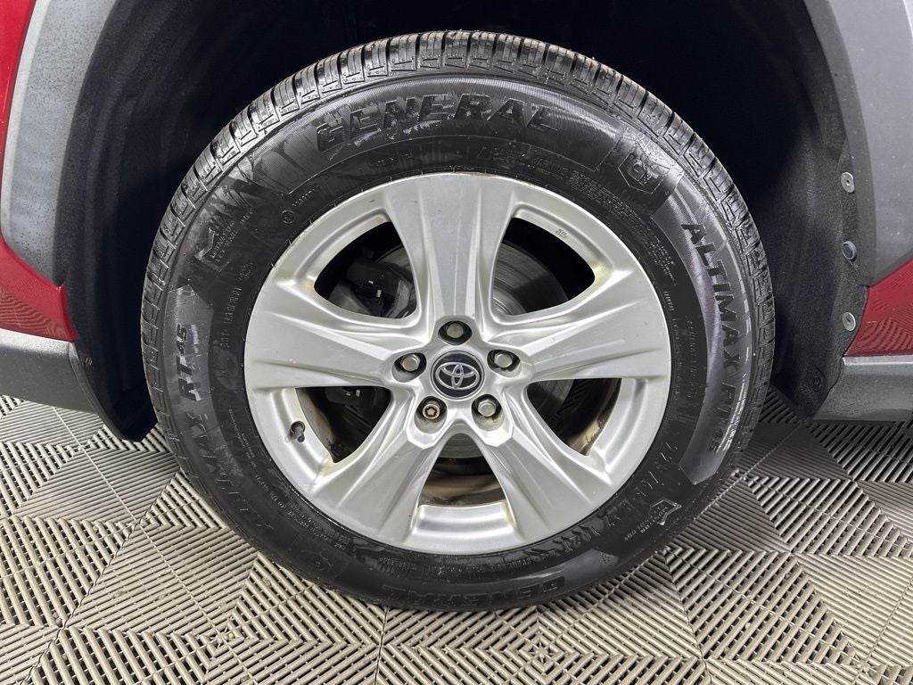 2020 Toyota RAV4 XLE