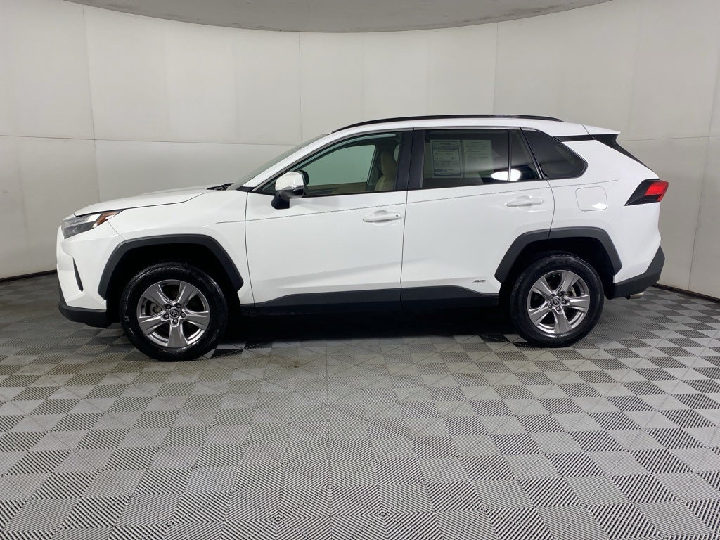 2022 Toyota RAV4 Hybrid XLE