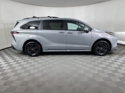 2024 Toyota Sienna Woodland Edition