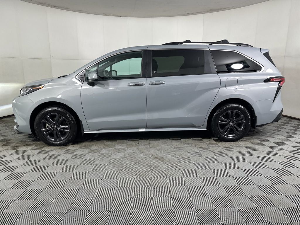 2024 Toyota Sienna Woodland Edition