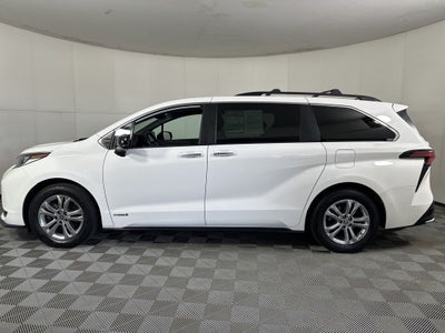 2021 Toyota Sienna XSE 7 Passenger