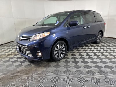 2018 Toyota Sienna XLE 7 Passenger