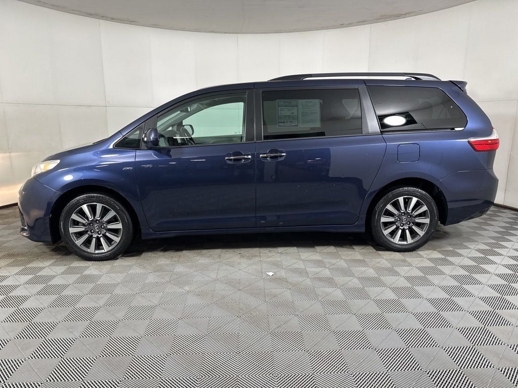 2018 Toyota Sienna XLE 7 Passenger