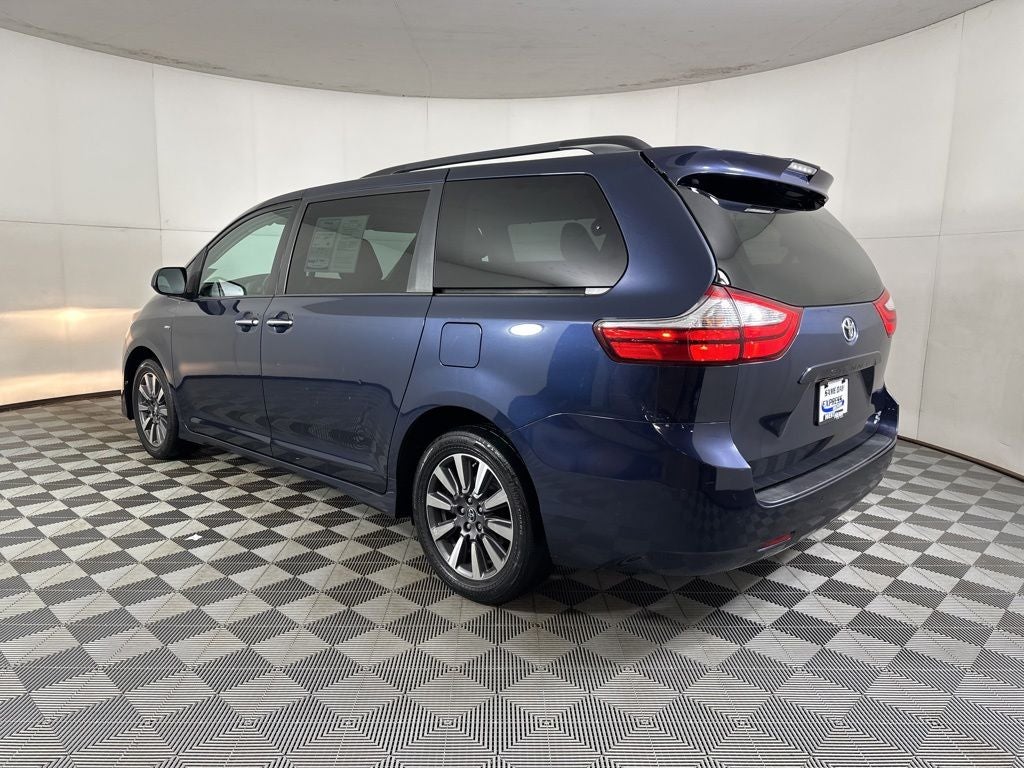 2018 Toyota Sienna XLE 7 Passenger