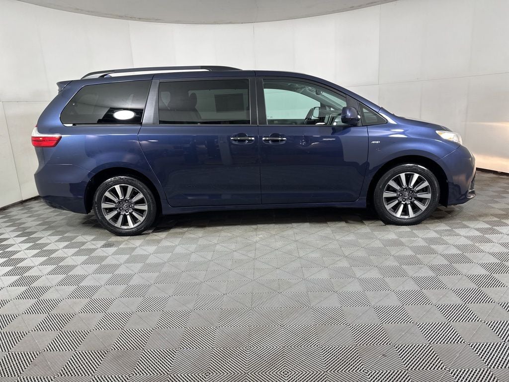 2018 Toyota Sienna XLE 7 Passenger