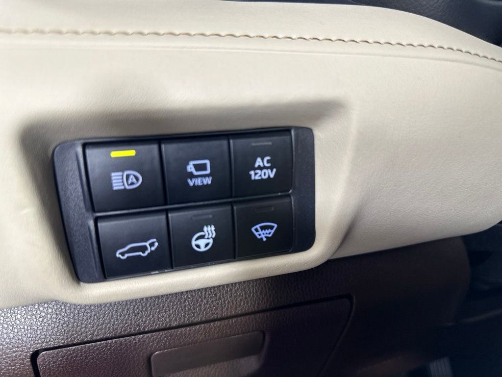 2021 Toyota Highlander Hybrid Platinum