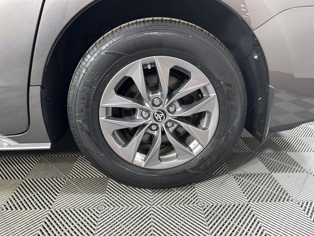 2023 Toyota Sienna XLE 7 Passenger