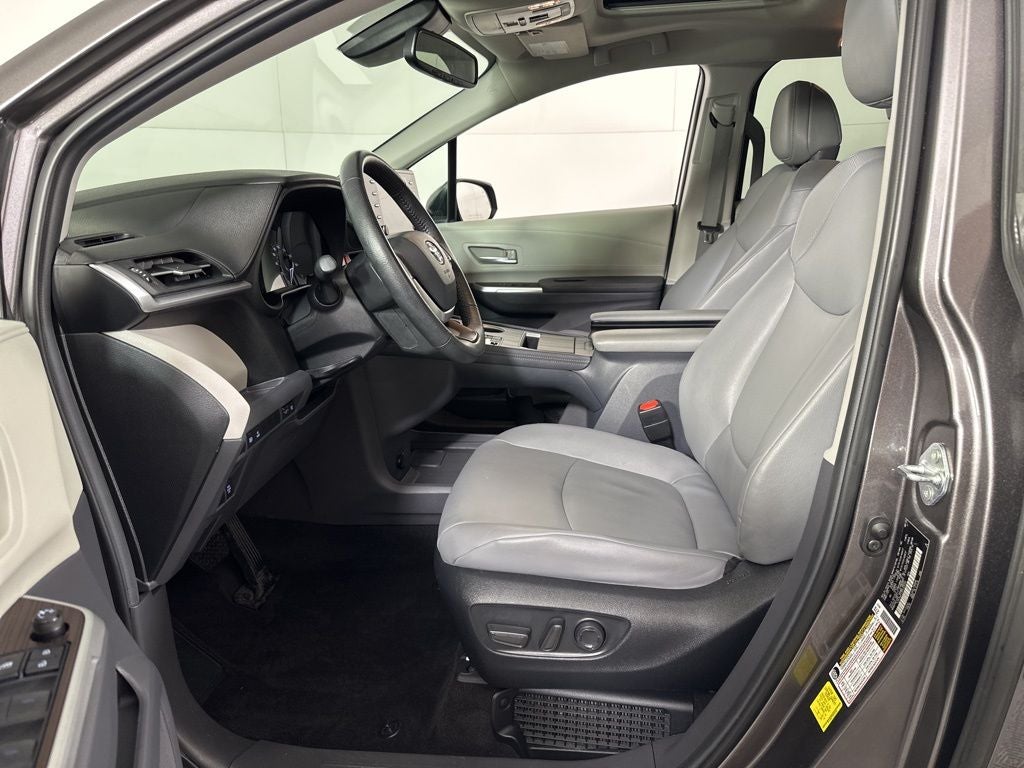 2023 Toyota Sienna XLE 7 Passenger