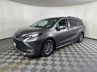 2023 Toyota Sienna XLE 7 Passenger