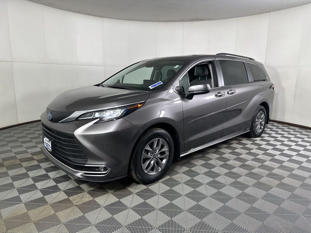 2023 Toyota Sienna XLE 7 Passenger