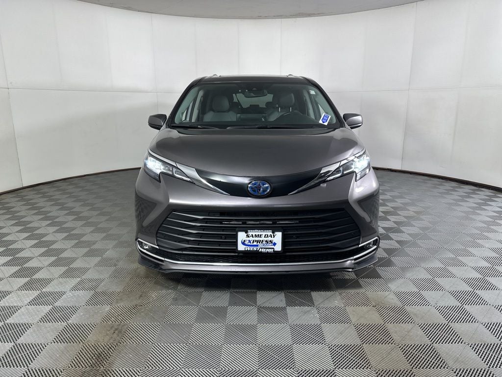 2023 Toyota Sienna XLE 7 Passenger