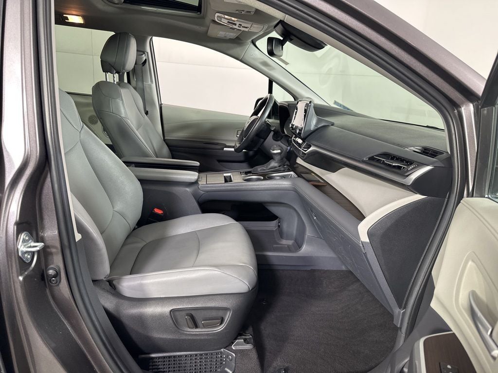 2023 Toyota Sienna XLE 7 Passenger