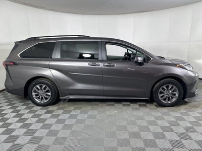 2023 Toyota Sienna XLE 7 Passenger