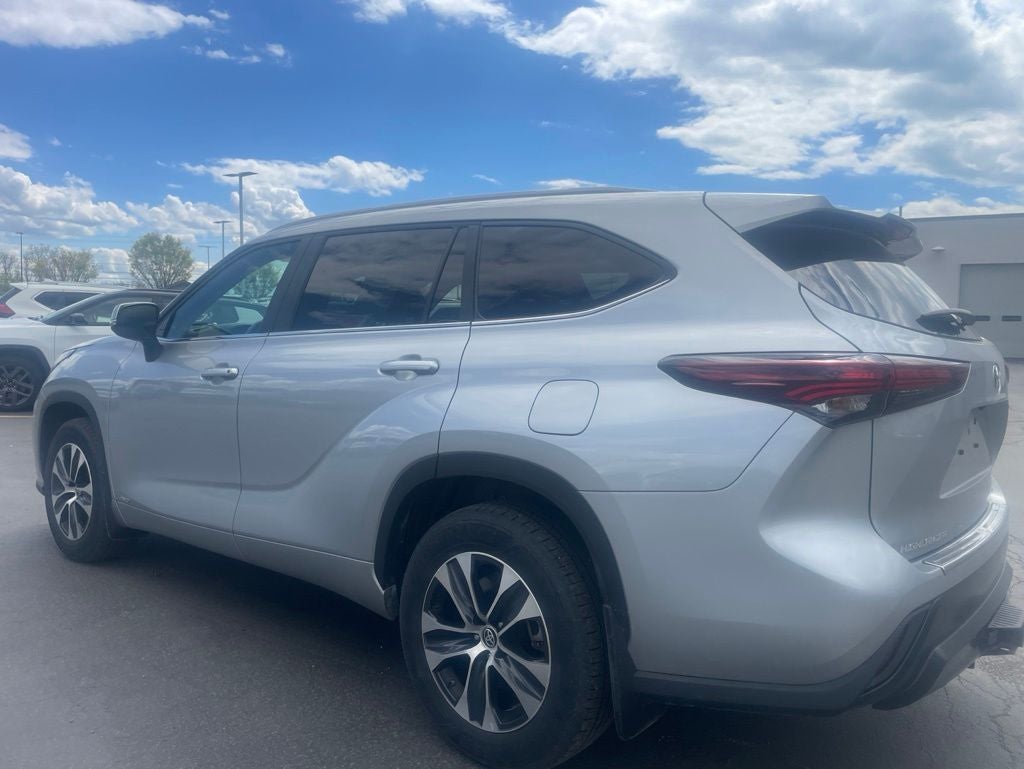 2025 Toyota Highlander Hybrid XLE