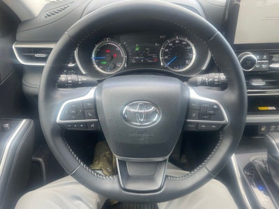 2025 Toyota Highlander Hybrid XLE
