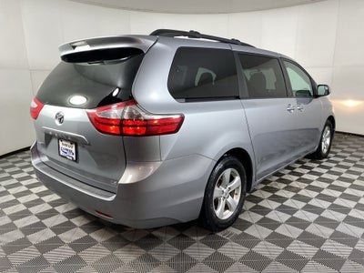 2017 Toyota Sienna LE 7 Passenger